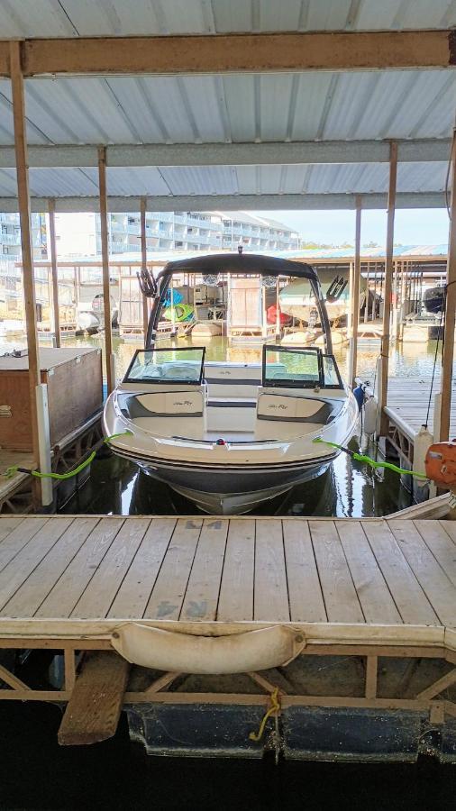 B Lakefront! Remodeled, Boat Slip, Patio Views, Pool, Boat Ramp, Wifi Osage Beach Luaran gambar