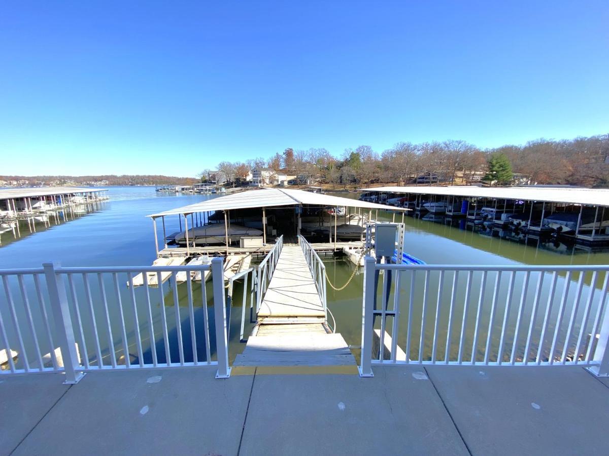 B Lakefront! Remodeled, Boat Slip, Patio Views, Pool, Boat Ramp, Wifi Osage Beach Luaran gambar