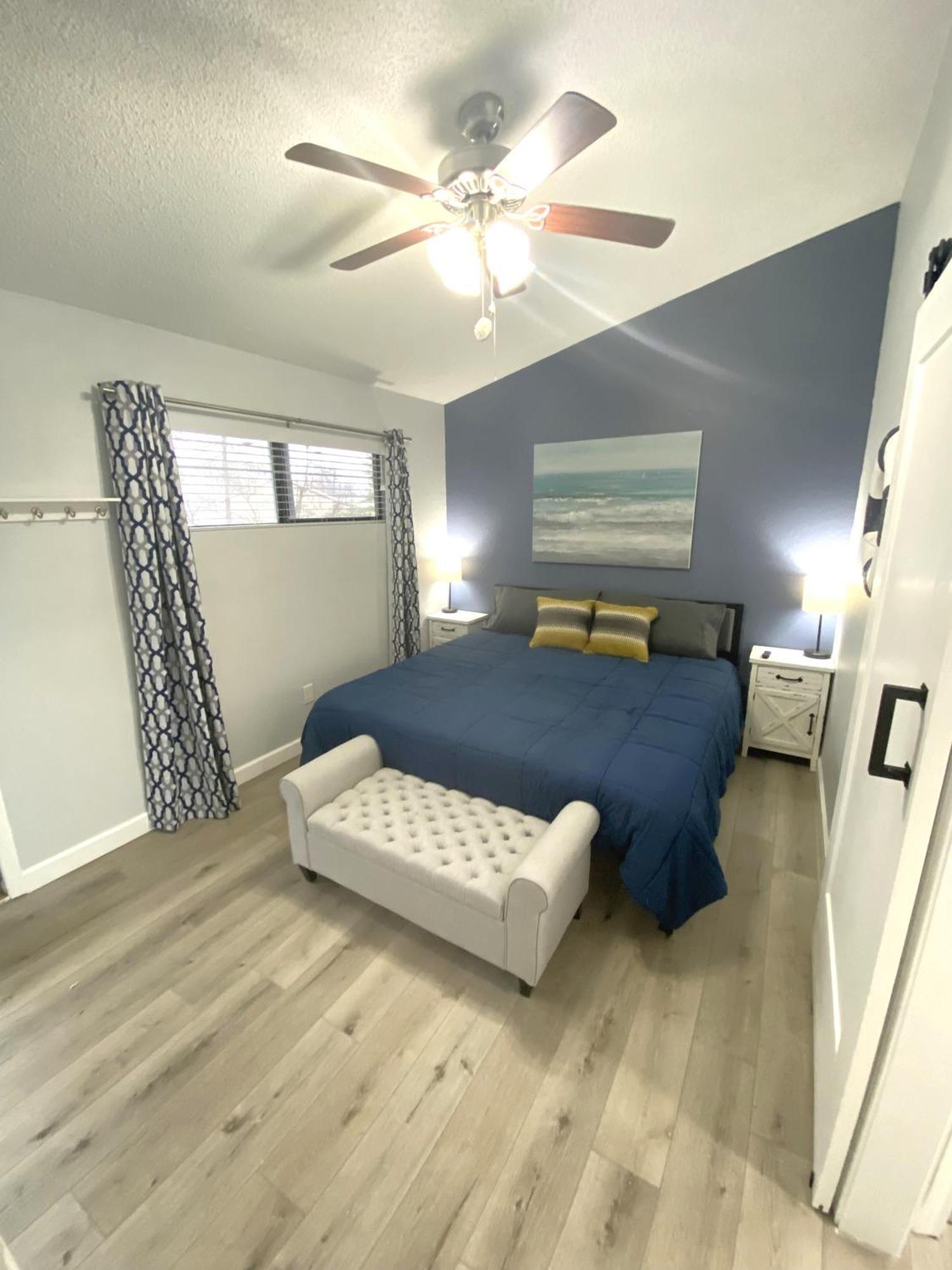 B Lakefront! Remodeled, Boat Slip, Patio Views, Pool, Boat Ramp, Wifi Osage Beach Luaran gambar