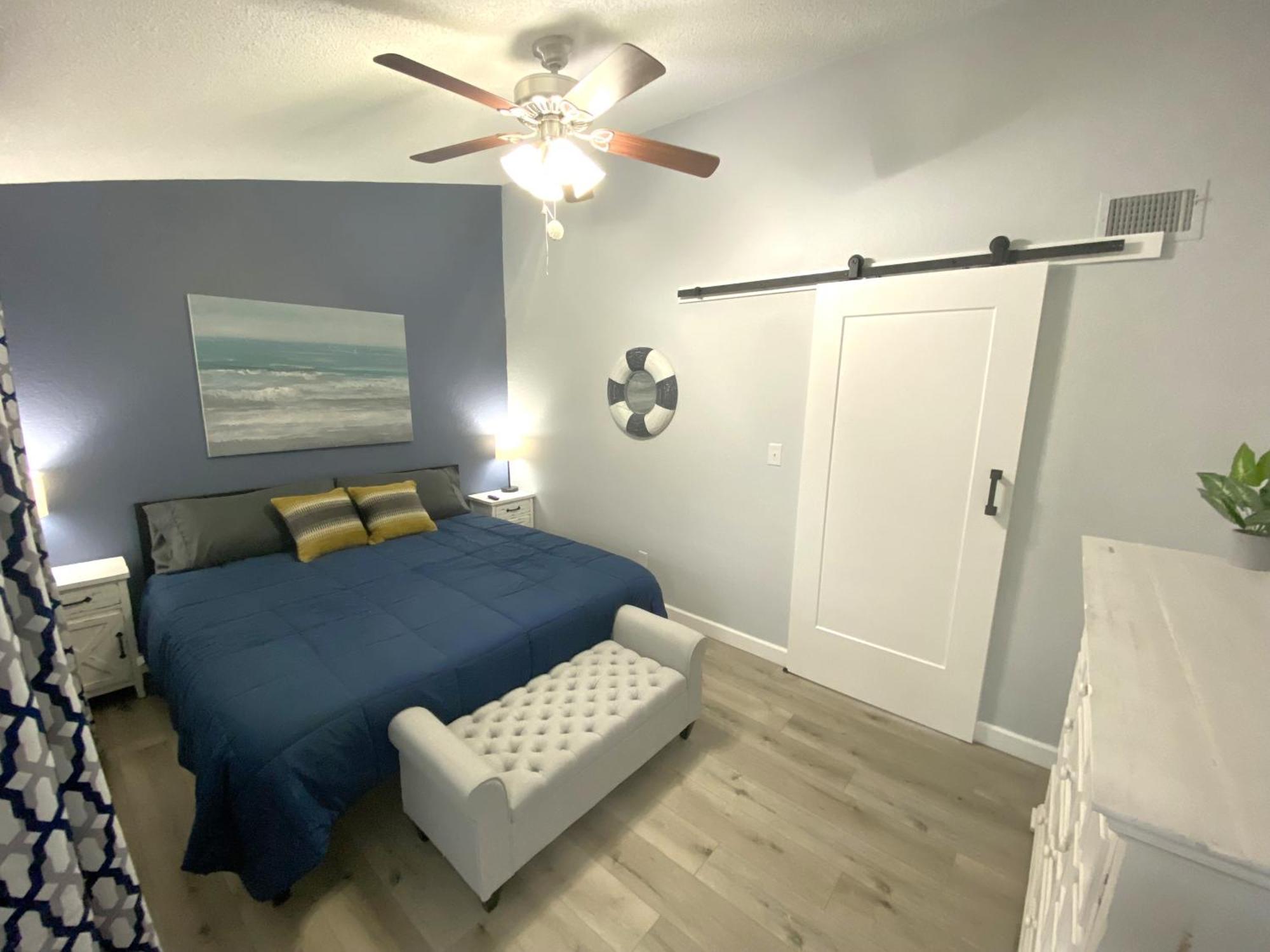 B Lakefront! Remodeled, Boat Slip, Patio Views, Pool, Boat Ramp, Wifi Osage Beach Luaran gambar