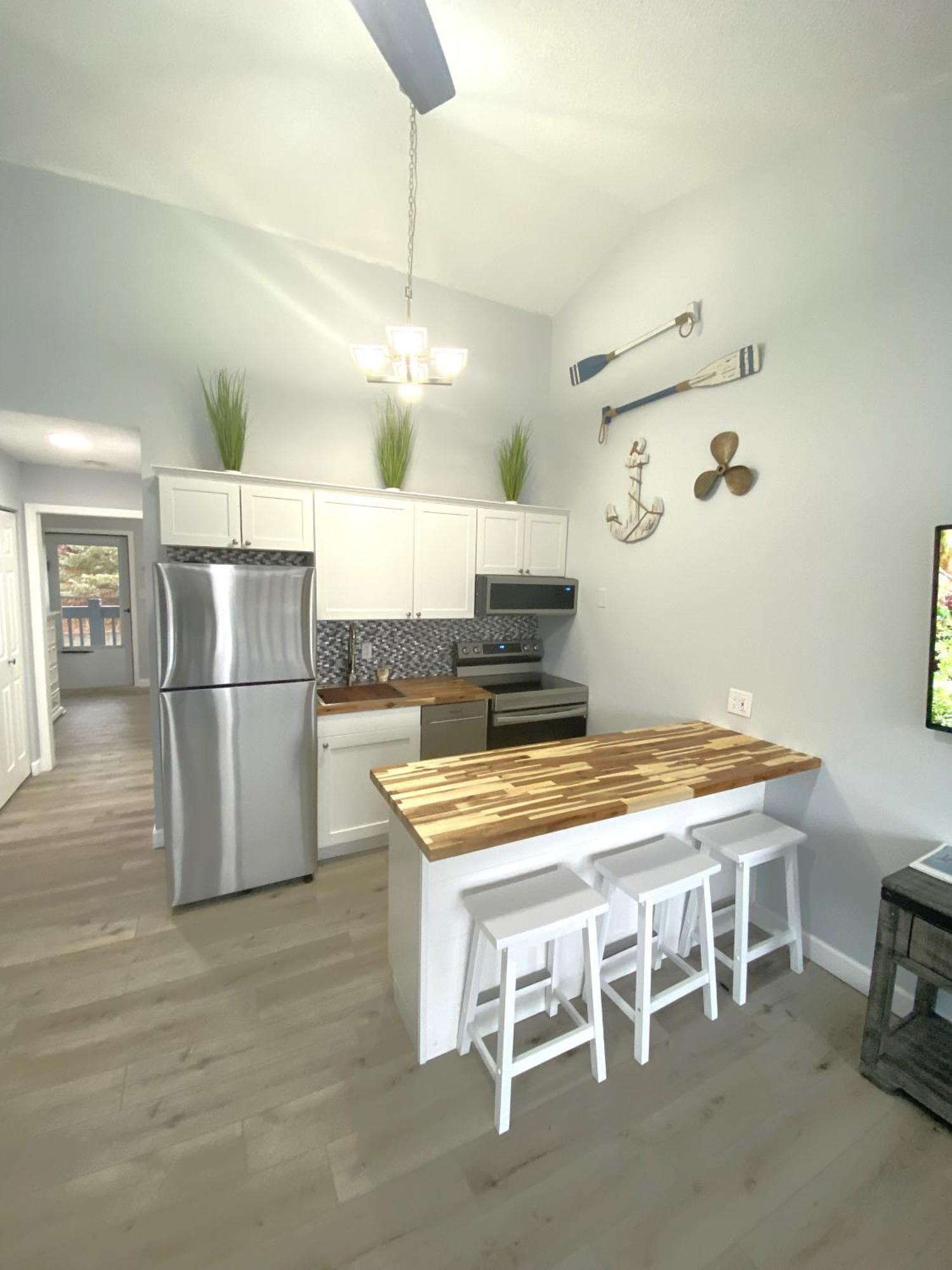 B Lakefront! Remodeled, Boat Slip, Patio Views, Pool, Boat Ramp, Wifi Osage Beach Luaran gambar