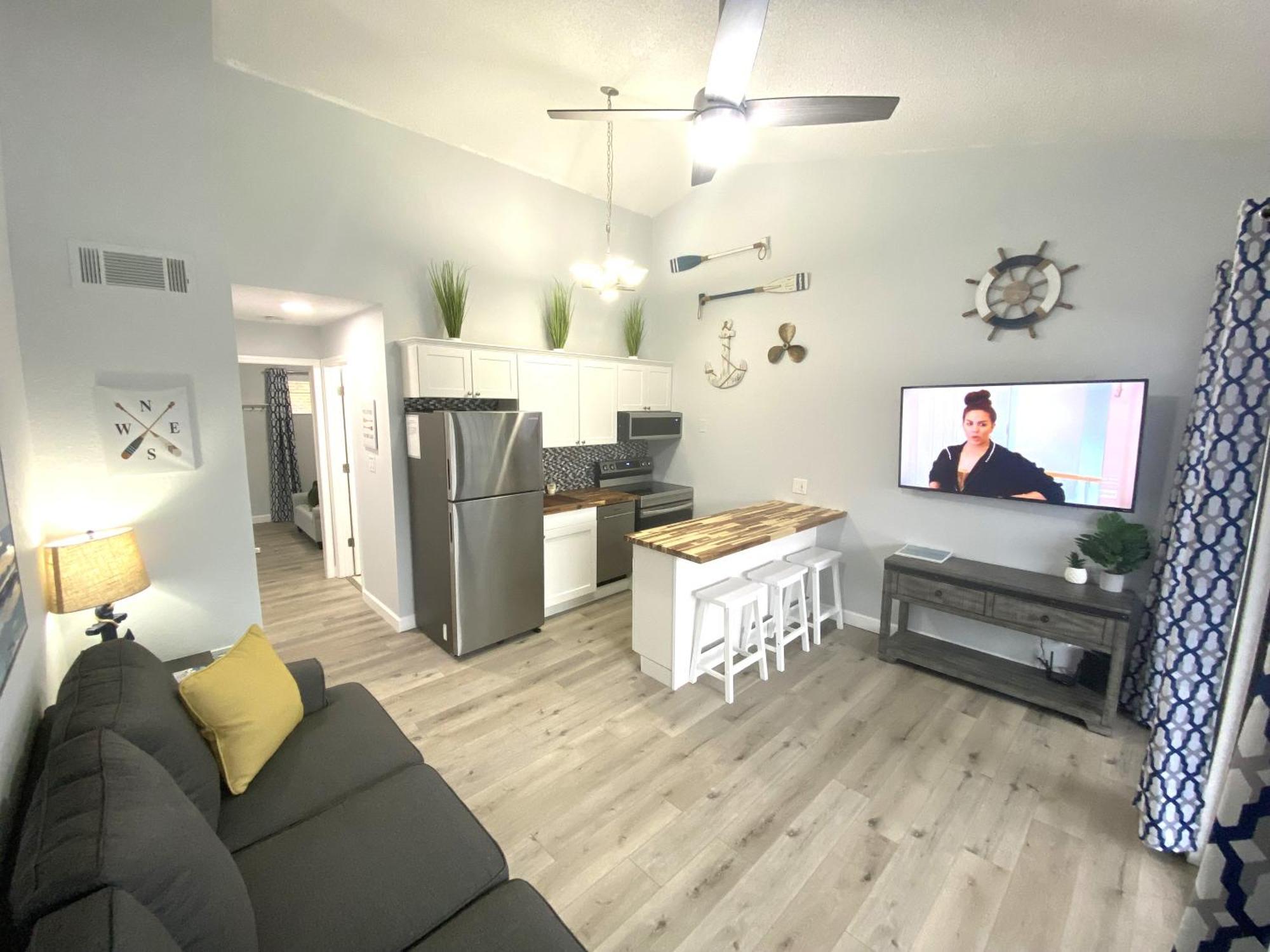 B Lakefront! Remodeled, Boat Slip, Patio Views, Pool, Boat Ramp, Wifi Osage Beach Luaran gambar