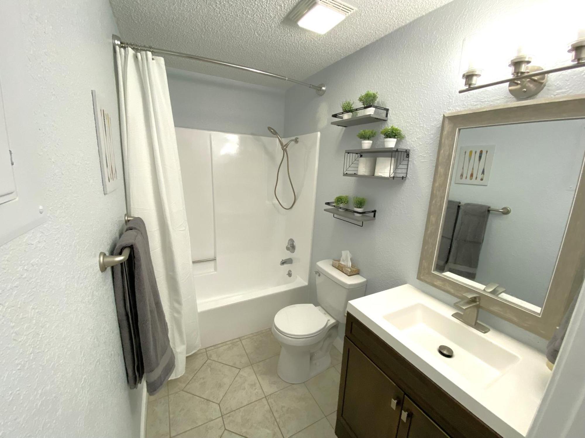 B Lakefront! Remodeled, Boat Slip, Patio Views, Pool, Boat Ramp, Wifi Osage Beach Luaran gambar