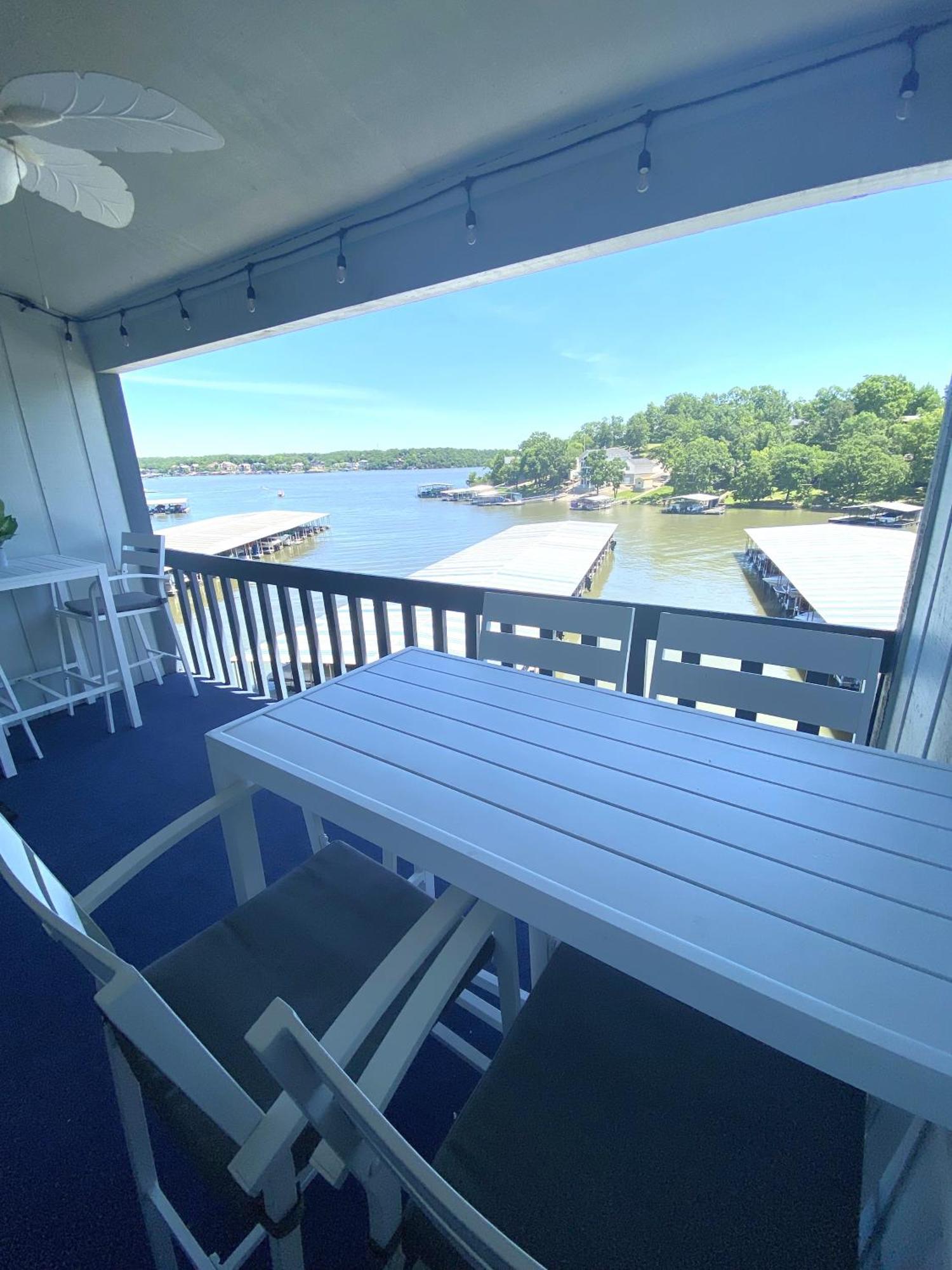 B Lakefront! Remodeled, Boat Slip, Patio Views, Pool, Boat Ramp, Wifi Osage Beach Luaran gambar